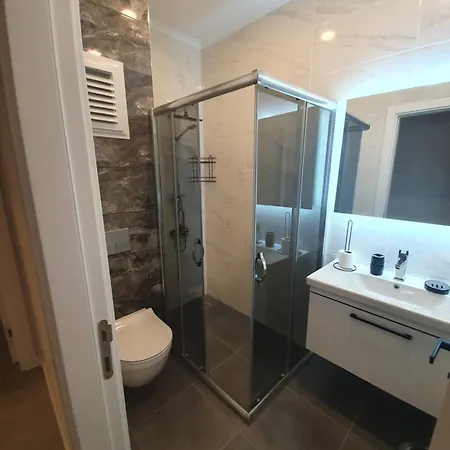 A Dreamy Luxury Two-bedroom With A Special View Of The Forest, Mountains And Sunset Apartment *
